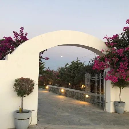 Syros Luxury Living *