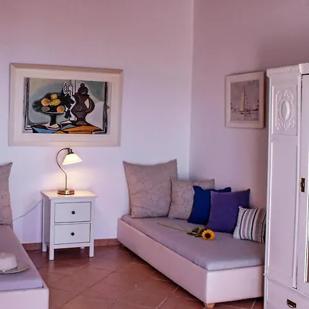 Syros Luxury Living Nyaraló Rozia
